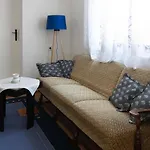 Split House With Private Parking Appartement