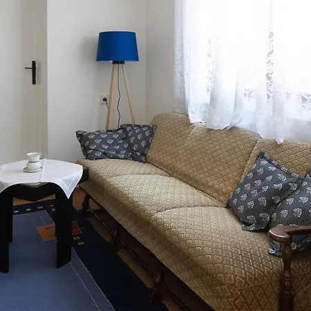 Split House With Private Parking Appartamento