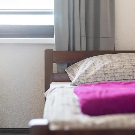 Split House With Private Parking Saraybosna