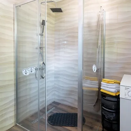 Split House With Private Parking Daire Saraybosna